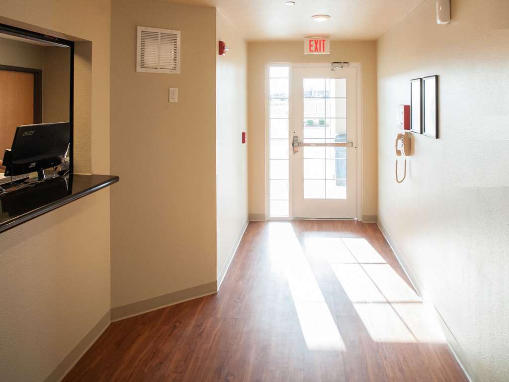 Woodspring Suites Kansas City 리버티 내부 사진